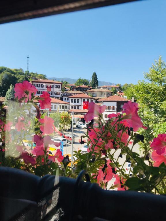 Lonca Konuk Evi — 2