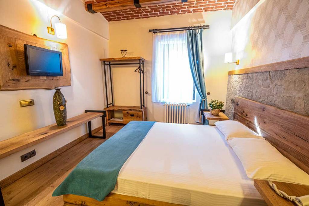 Taş Otel 17 — 10