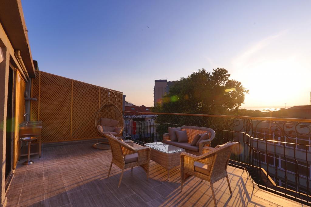 Kadıköy Red Stone Butik Otel — 3