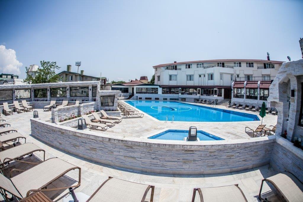 Cuci Hotel di Mare — 5