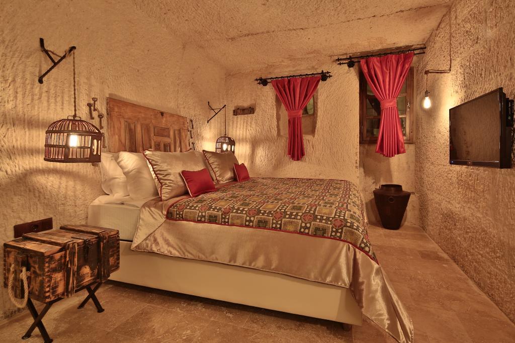 The Owl Cave Hotel — 7