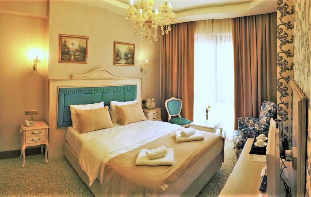 Vendome Hotel — 7