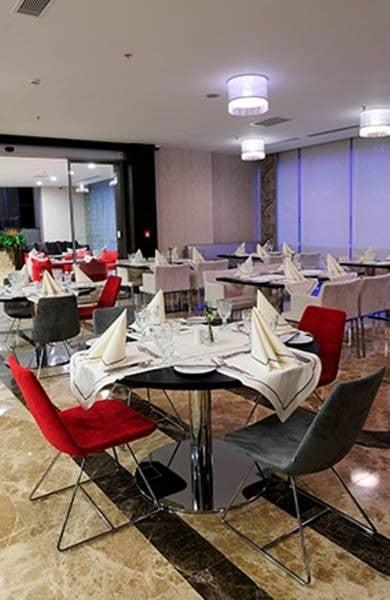 Demora Hotel — 8