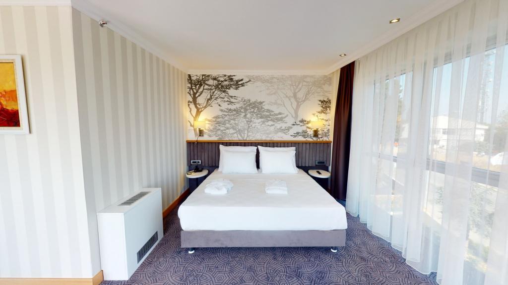 Double Royal Hotel — 9