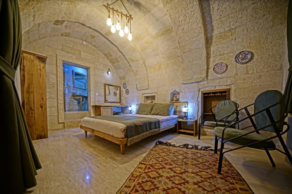 Vigneron Cave Hotel — 6