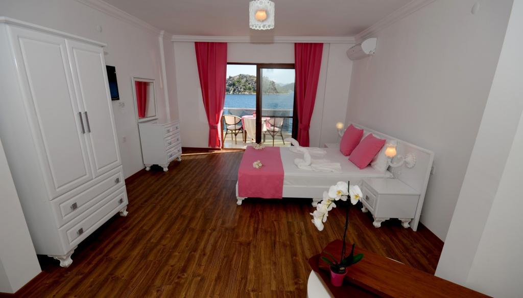 Dinç Otel Bozburun — 4