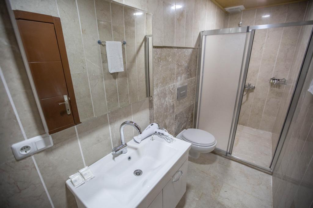 Capiedra Hotel — 3
