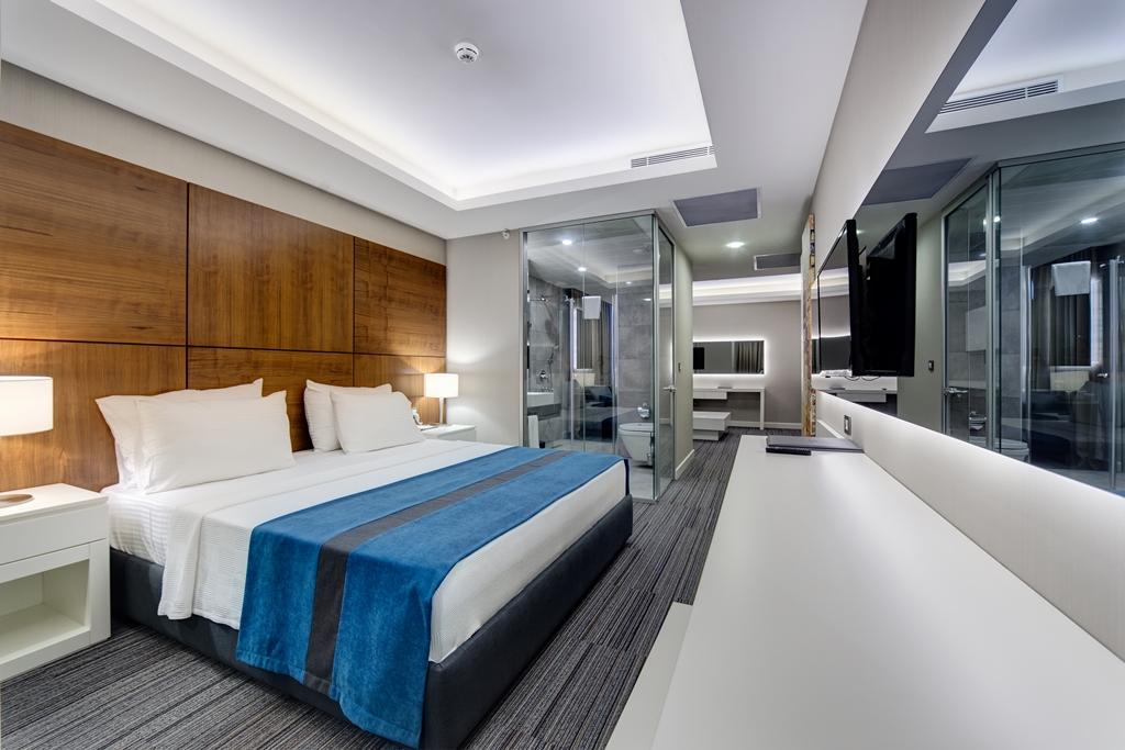 The Menord Hotel — 4