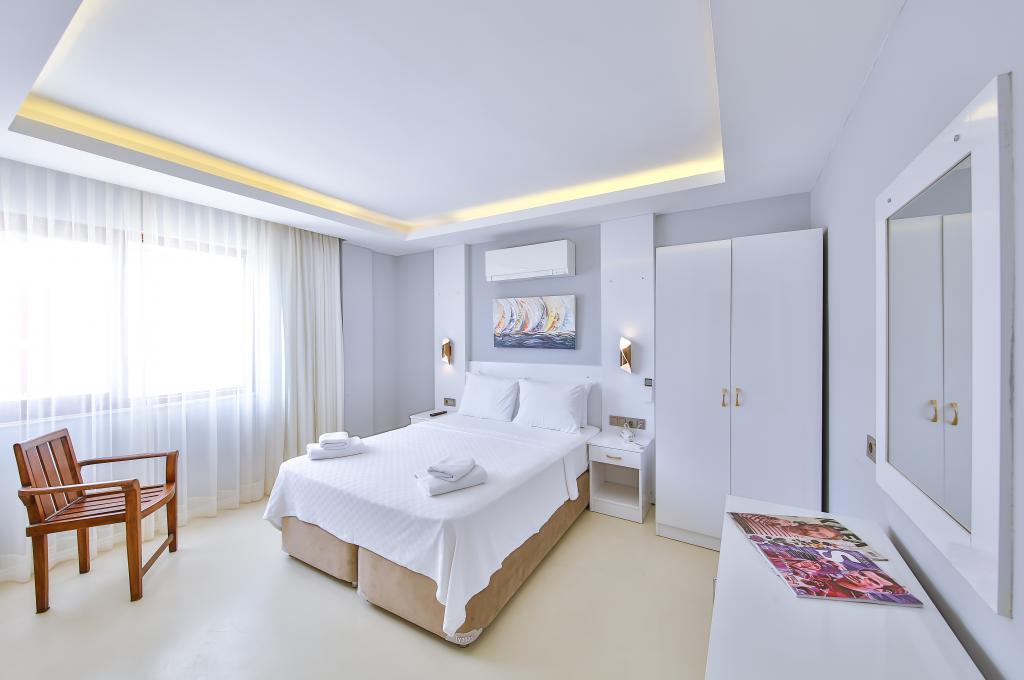 Hotel No37 ( +12 ) — 6