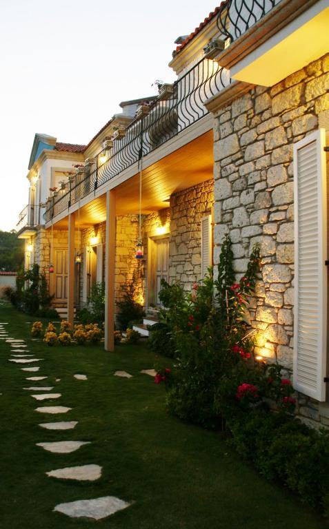 Yasemin Alaçatı — 3