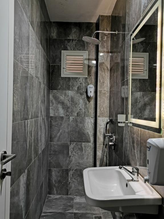 Star Hotel — 8