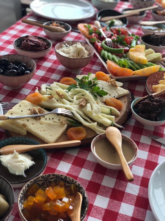 Yeni Foça Maydanoz Otel — 8