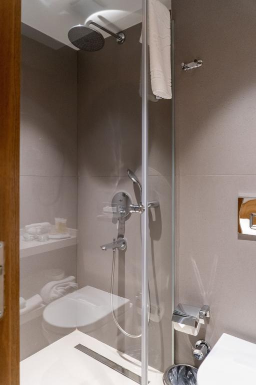 Meg Hotel — 7
