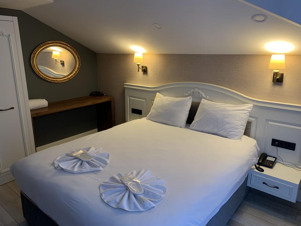 White Golden Suite Hotel — 7