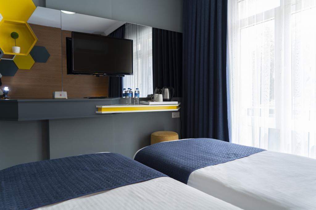 Let''stay Hotel +12 — 4