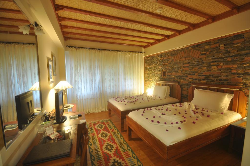 El Vino Hotel & Suites — 7