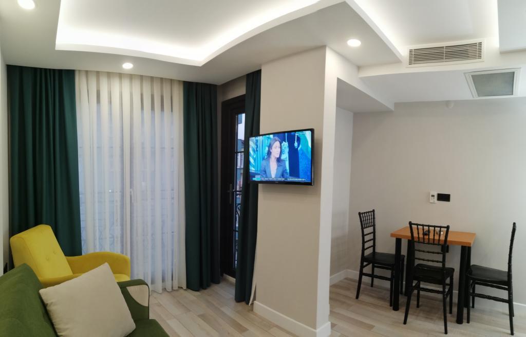 White Golden Suite Hotel — 4
