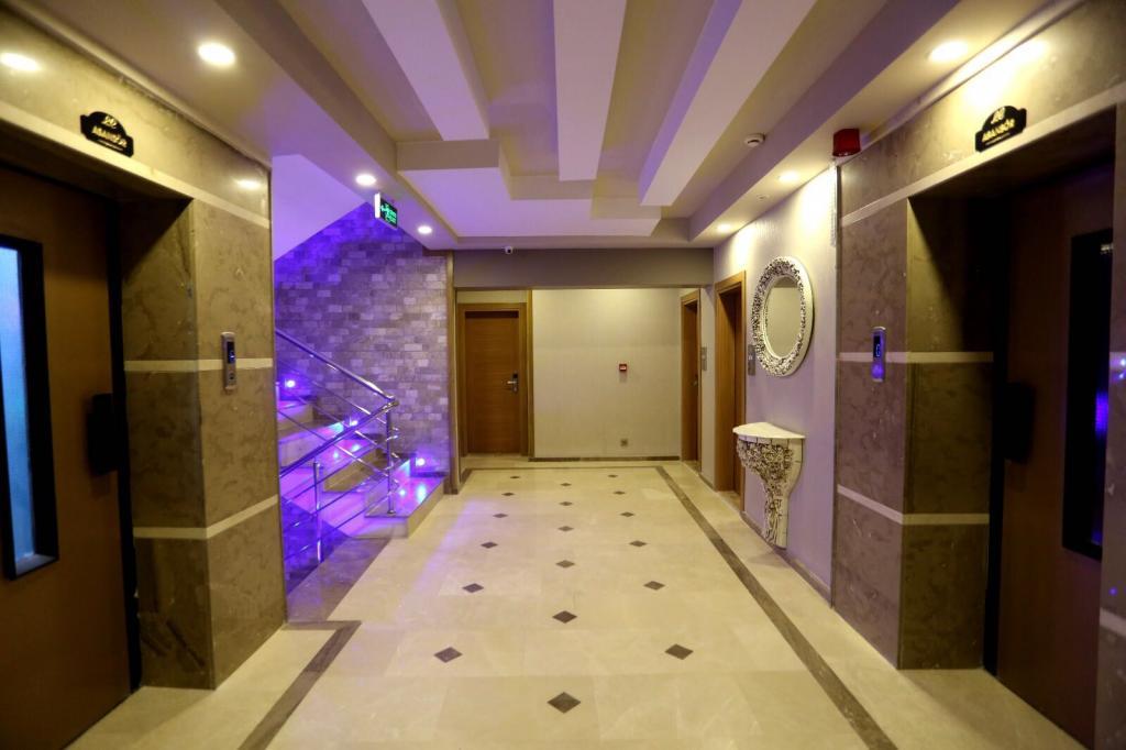 Life Corner Hotel — 6