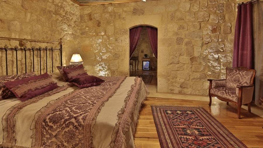 Golden Cave Suites — 3