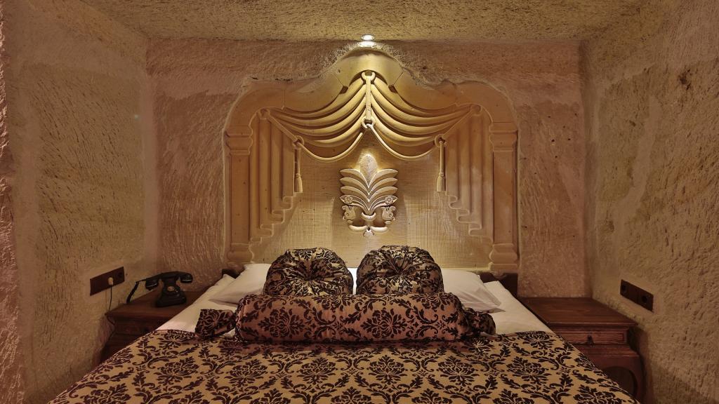 Phocas Cave Suites — 2