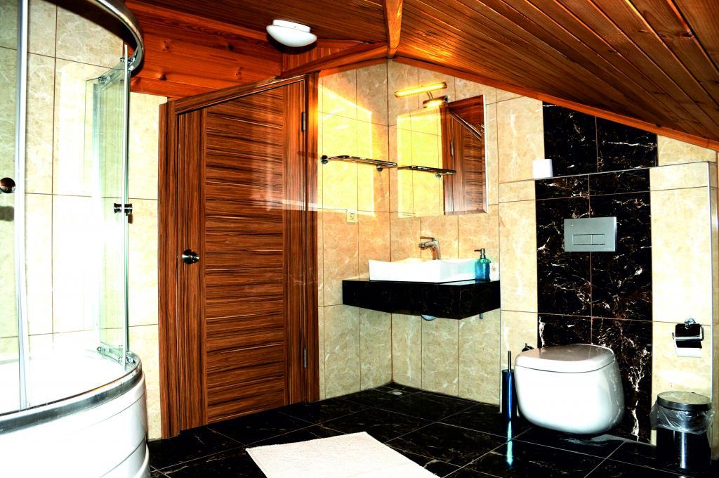 Hill River Hotel — 5