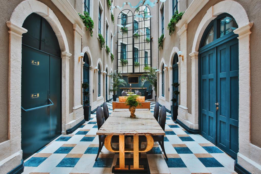 Ferman Port Hotel