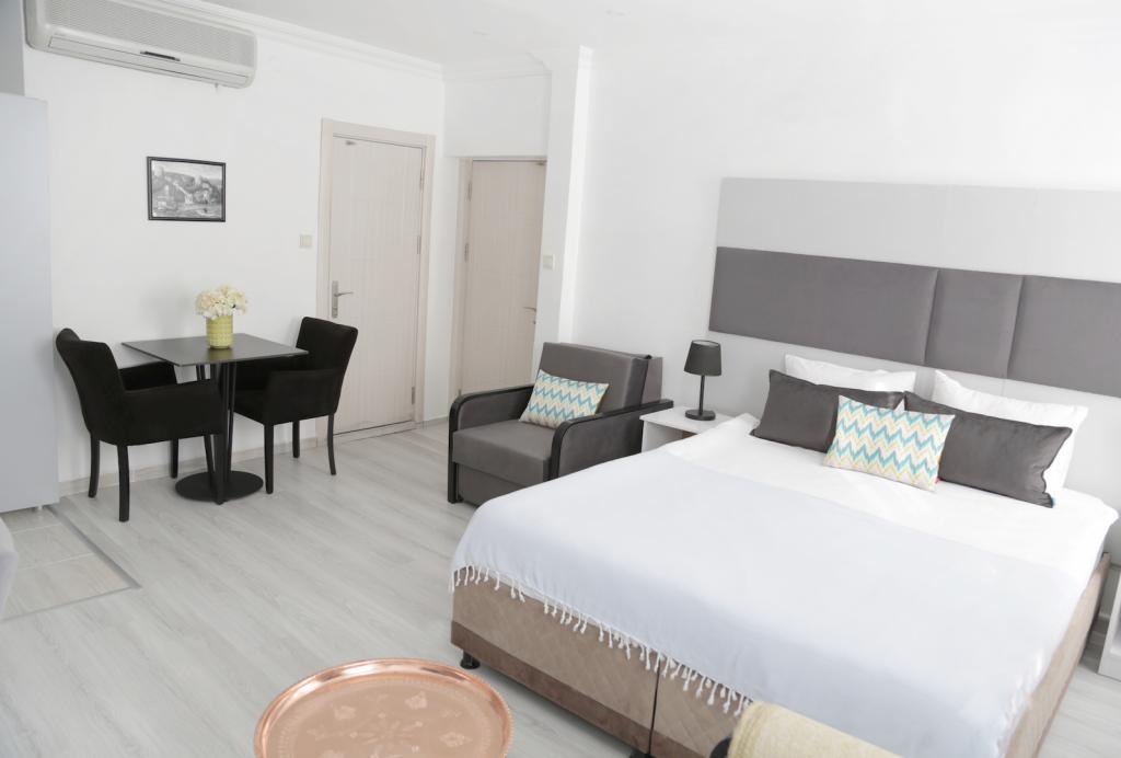 Bayer Hotel — 4