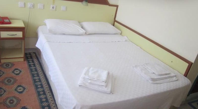 Red Rose Hotel — 7