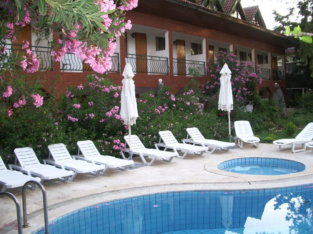 Cerit Hotel- Yetişkin Oteli +18 — 8