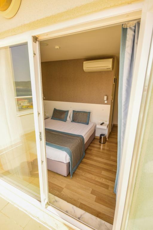 Parion House Hotel — 4