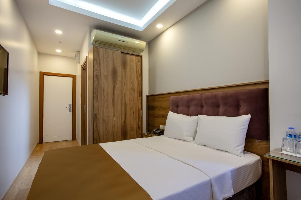 West Palace Hotel — 2