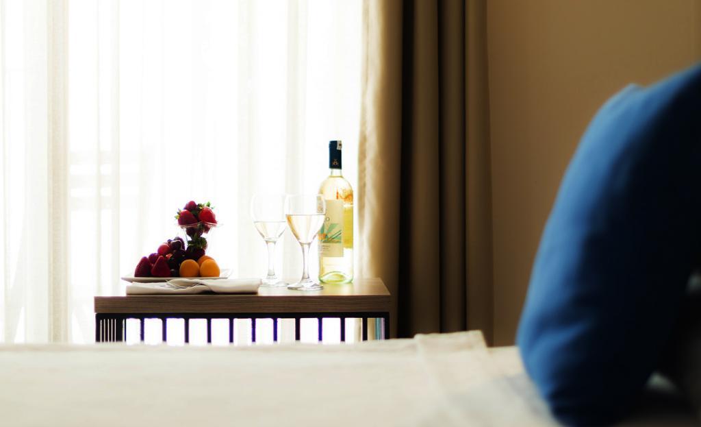 LIV Hotel by Bellazure — 10