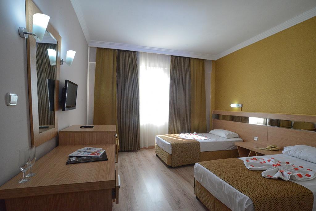 Bulvar Hotel — 9