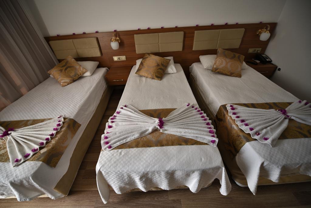 Demirci Hotel — 4