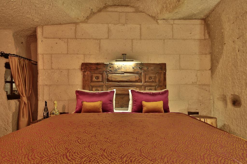 The Owl Cave Hotel — 9