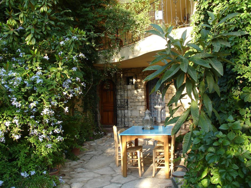 Emel Pension — 4