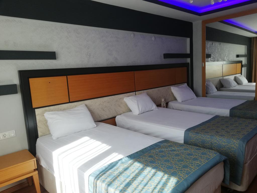 Ünaten Otel Gaziemir — 2