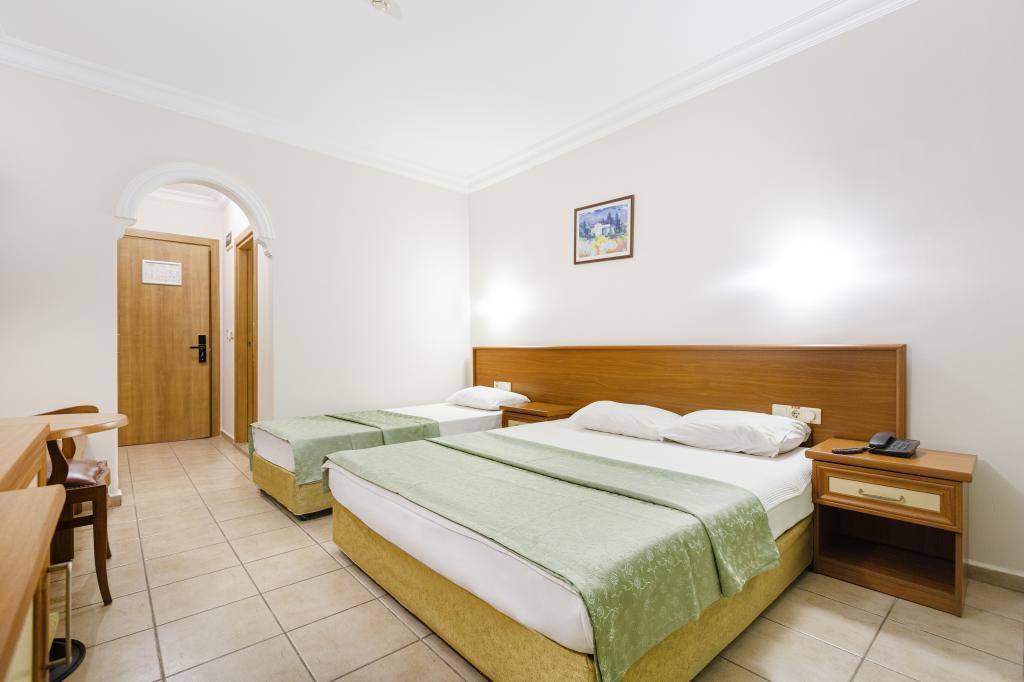Alanya Beach Otel — 2