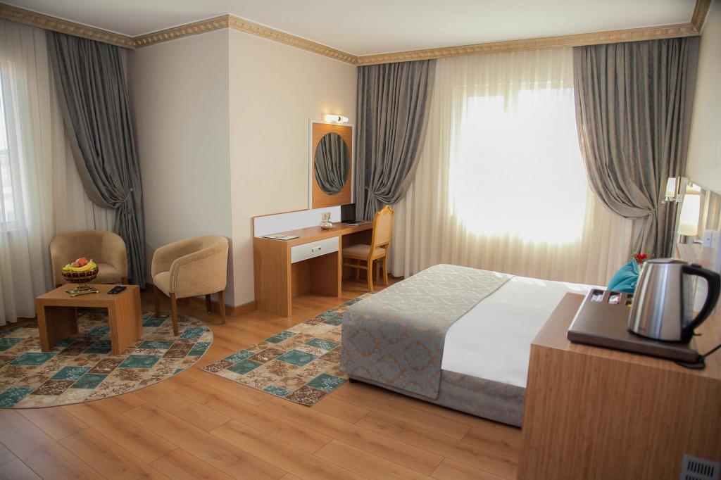 Met Gold Hotel — 10