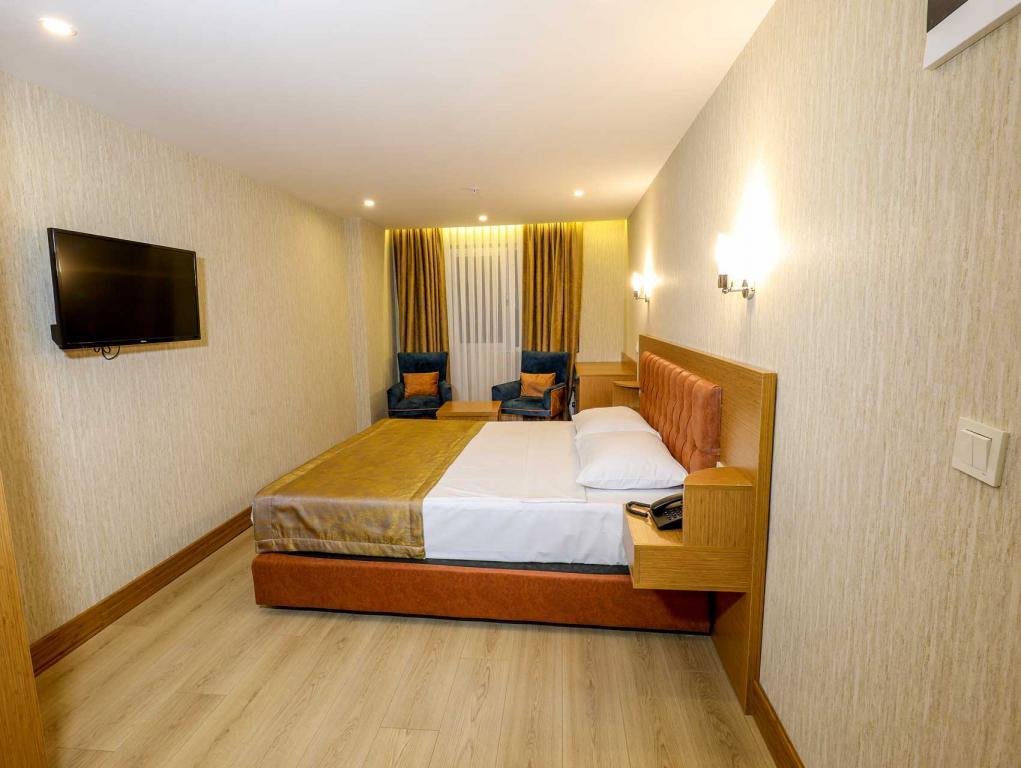 Grand Elmira Suites — 10