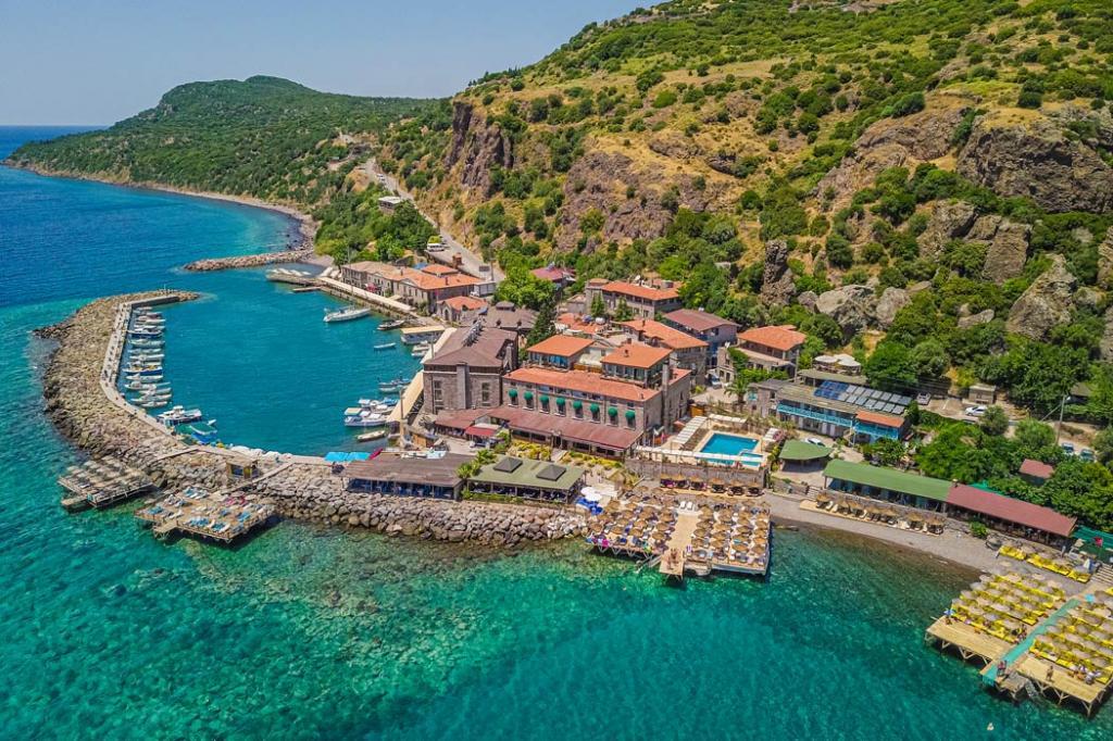 Assos Kervansaray