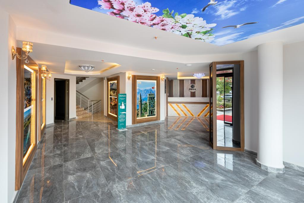 Theluna Suite Hotel — 5