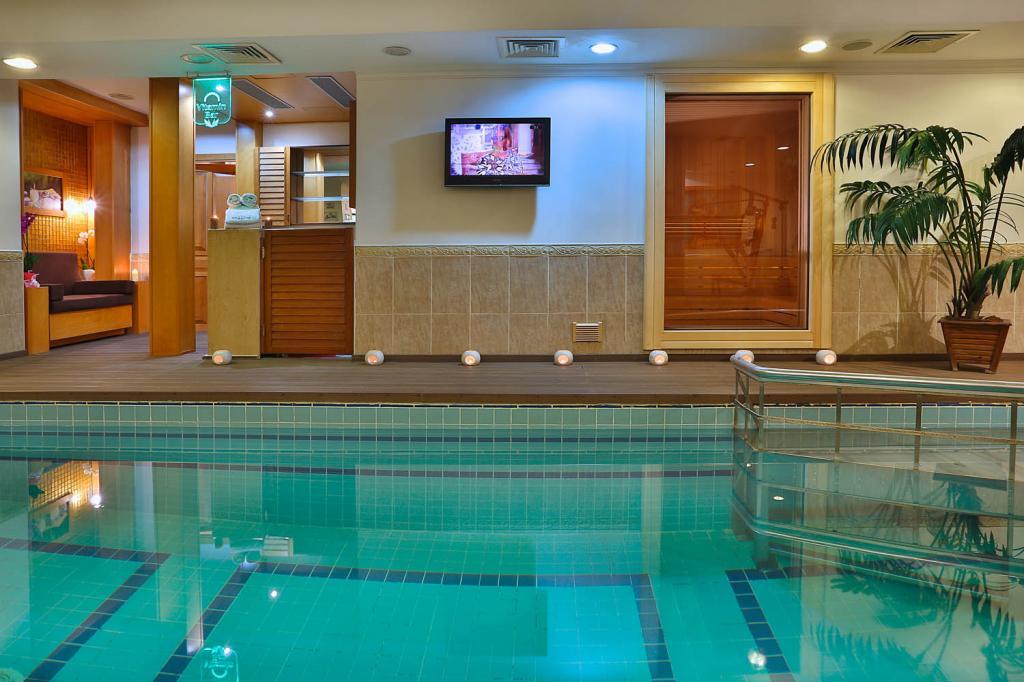 Grand Hilarium Hotel — 8