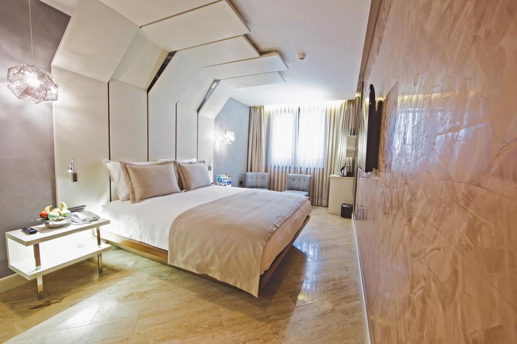 Maroon Hotel Pera — 2