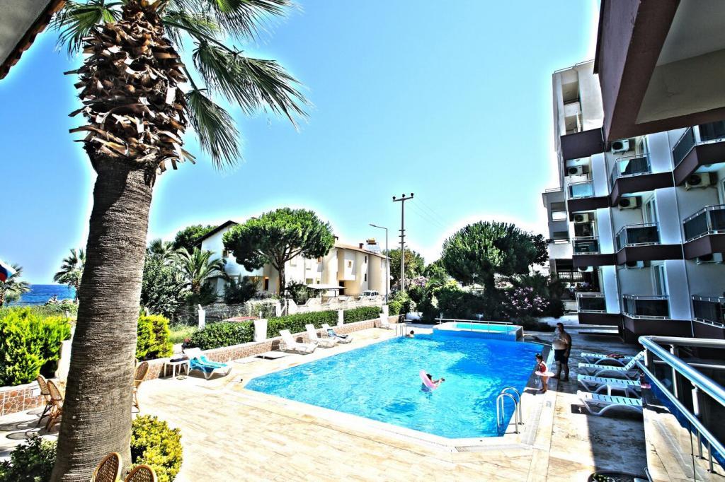 Özgüzelçamlı Otel — 2