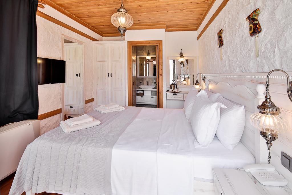 Pier House Hotel — 8
