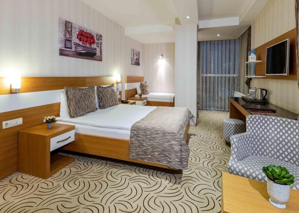 Dies Otel — 9