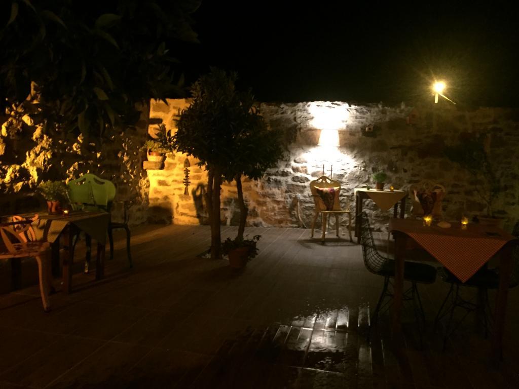 Hayat Altı Otel +6 — 5