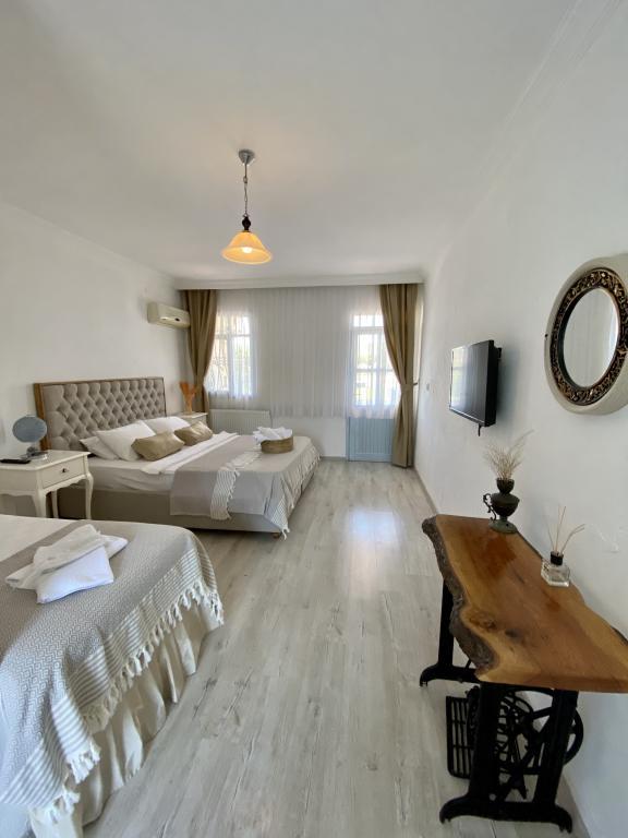 Alasonya Alaçatı by La Mira — 9