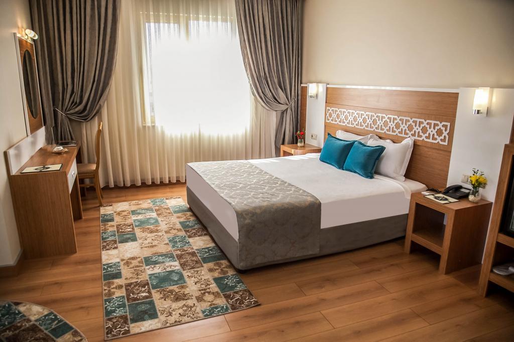 Met Gold Hotel — 9